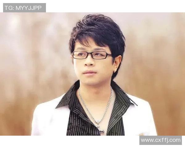 王强专访：从青涩少年到足球明星的成长之路回顾