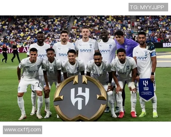 精彩对决足球赛场两大豪门激烈碰撞争夺冠军荣耀 精彩对决足球赛场两大豪门激烈碰撞争夺冠军荣耀